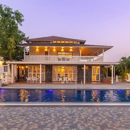 Stayvista'S Lake La Vie - Tranquil Lake-View Villa Amidst Farmland With Pool And Poolside Gazebo - Proximity To Sula Nášik Exteriér fotografie