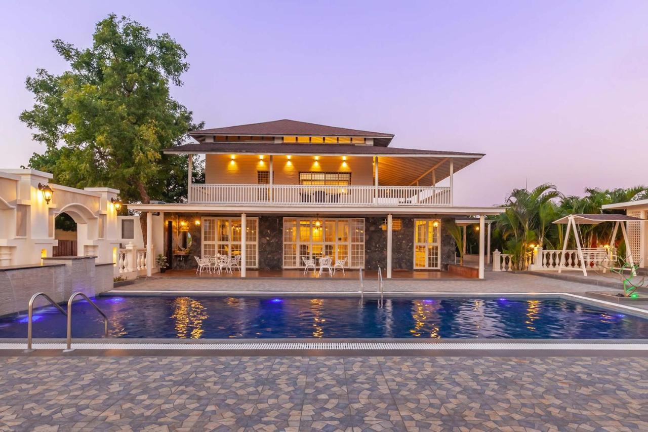 Stayvista'S Lake La Vie - Tranquil Lake-View Villa Amidst Farmland With Pool And Poolside Gazebo - Proximity To Sula Nášik Exteriér fotografie