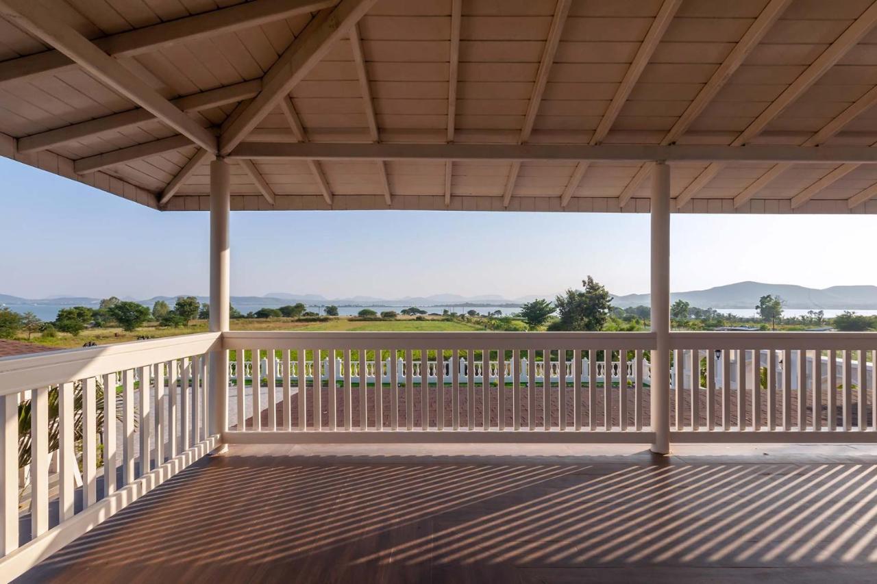 Stayvista'S Lake La Vie - Tranquil Lake-View Villa Amidst Farmland With Pool And Poolside Gazebo - Proximity To Sula Nášik Exteriér fotografie