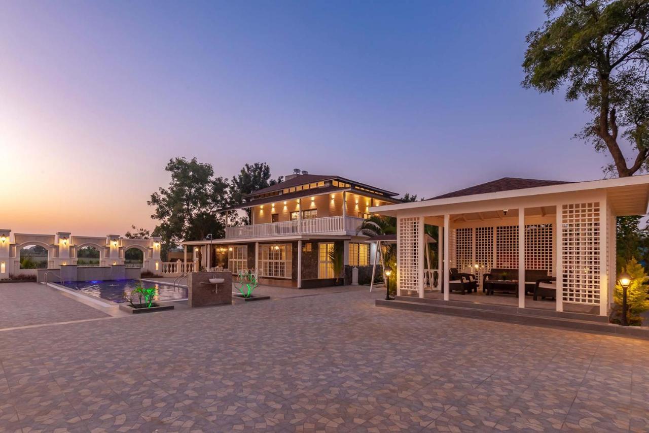 Stayvista'S Lake La Vie - Tranquil Lake-View Villa Amidst Farmland With Pool And Poolside Gazebo - Proximity To Sula Nášik Exteriér fotografie